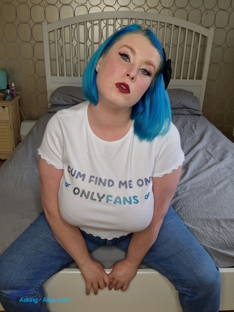 Alice Mayflower 💙 onlyfans account