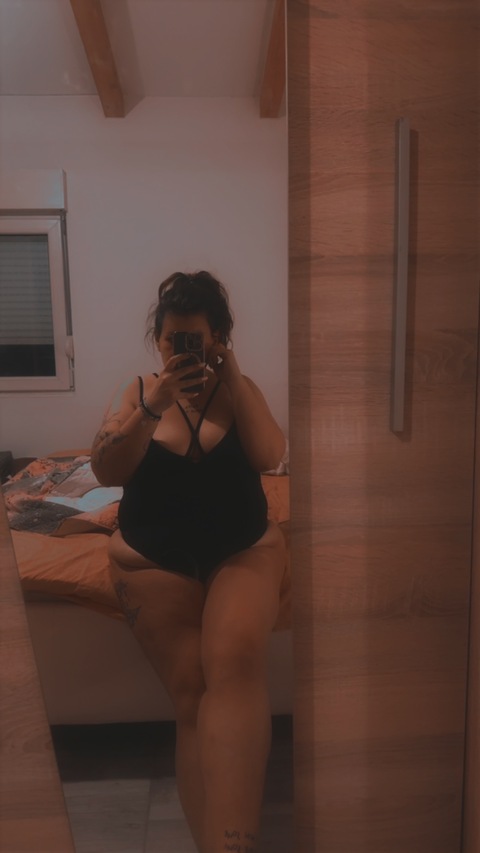 Big Girl onlyfans account