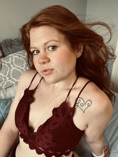 Curvy Redhead Princess onlyfans account