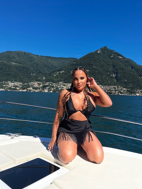 Latiesha Jones (Free) onlyfans account