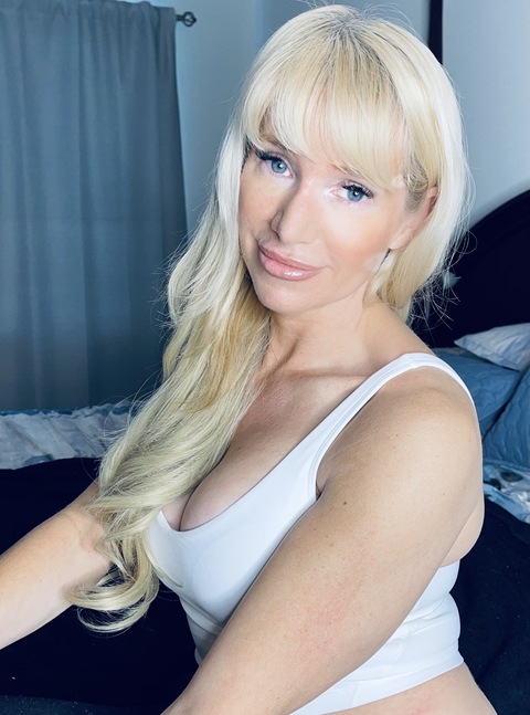 Sexy Malibu Mommy onlyfans account