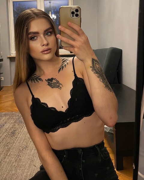 Queenvictoriaa98 onlyfans