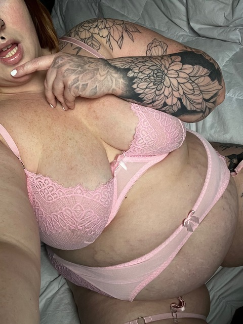 Lola Red onlyfans account