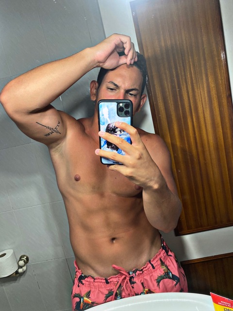 Julian Zapata Quintero onlyfans account