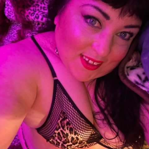 Lucy Loves Lingerie onlyfans account