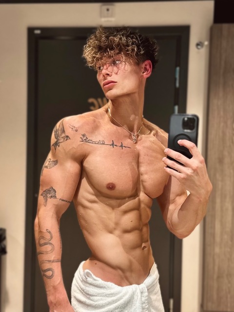 Melvin Moore onlyfans account