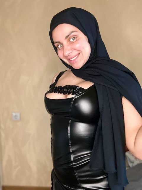 Hot Muslim Woman onlyfans account