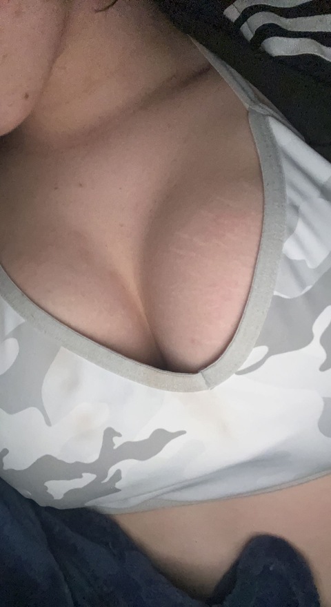 Pretty Tits Xl🥵💦 onlyfans account