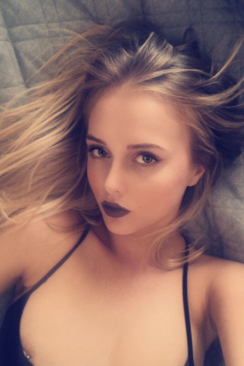 Sophia White onlyfans account