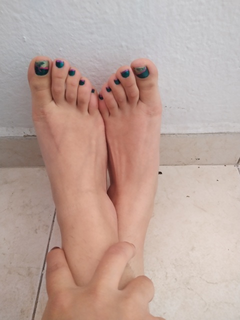 Yeni Beautiful Feet onlyfans account