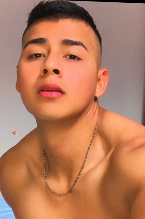 Elvisarielrs onlyfans