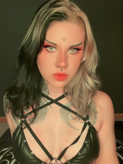 Demoness 🗡𝖘𝖆𝖙𝖆𝖓𝖎𝖈 𝖘𝖑𝖚𝖙 onlyfans account