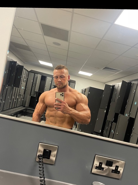 J.Muscle onlyfans