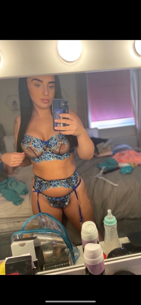 Midsize Mami😈 onlyfans account