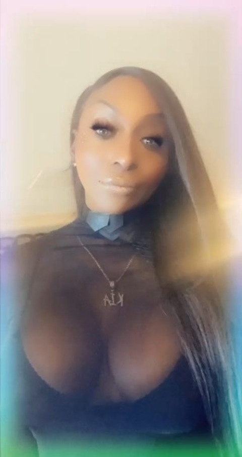 Kia Moore onlyfans account