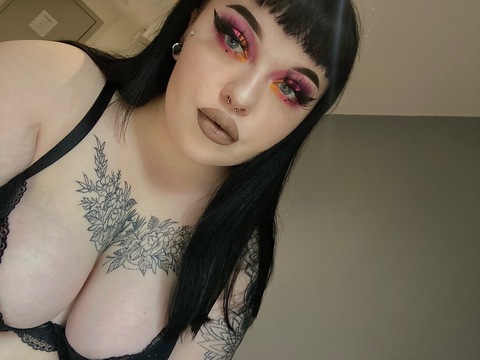 Curvygothgirl😈 onlyfans account