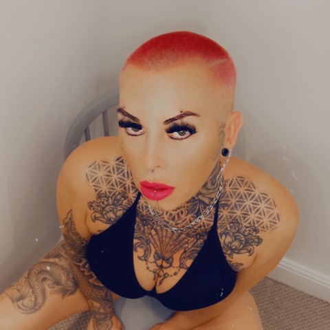 Mistress Naomi onlyfans account