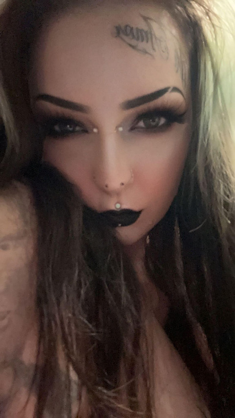 Goth Baby🖤 onlyfans account