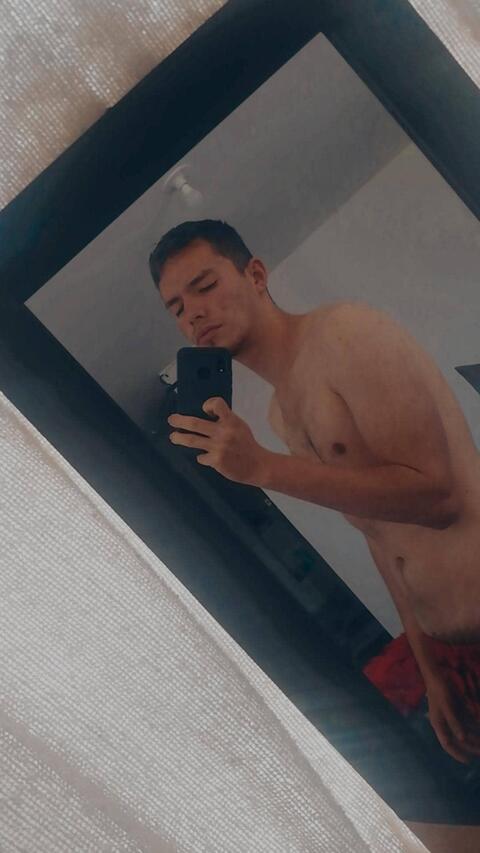 Andresdtovar1 onlyfans