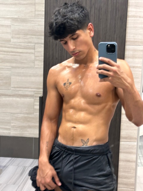 Noah Foxxx onlyfans account