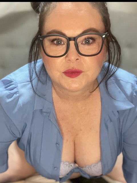 Vivienne Vee Rose onlyfans account