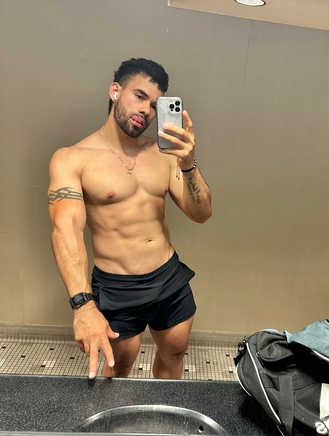 Rvelasquez onlyfans account