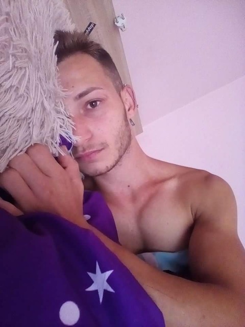 Alexiancu28 onlyfans