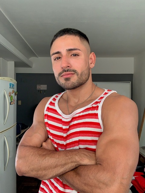 Axel Fit Boy onlyfans account