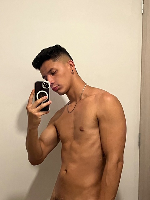 Soyyleonardo_1 onlyfans account