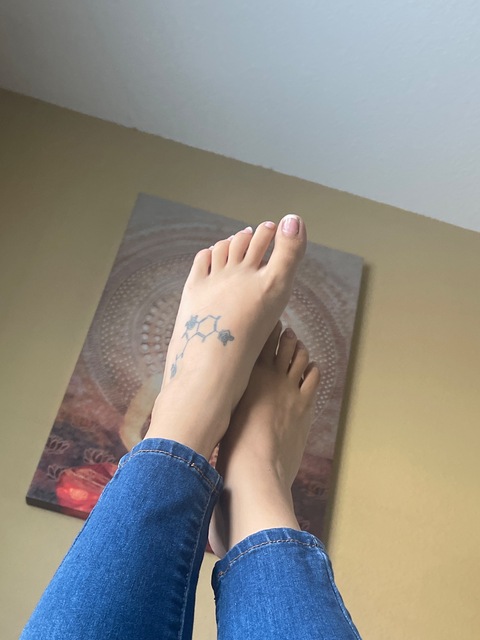 Babygirlsexytoess onlyfans account