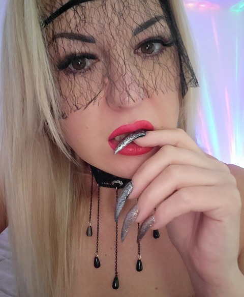 Hot Blonde Dolly onlyfans account