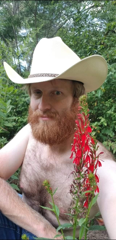 The Sgg: Shirtless Ginger Gardener onlyfans account