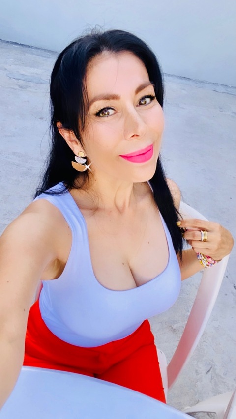 Lucy Becerra De La Cruz onlyfans account