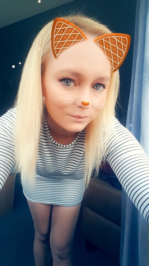 Blondieblueeyeskay onlyfans account