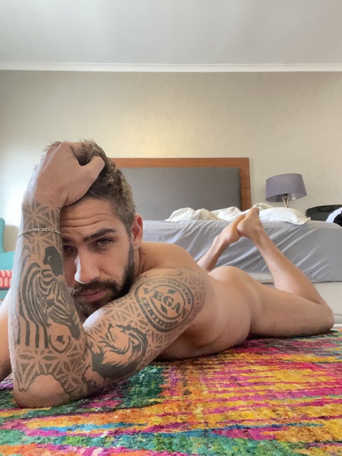 Hunkyguysouth onlyfans