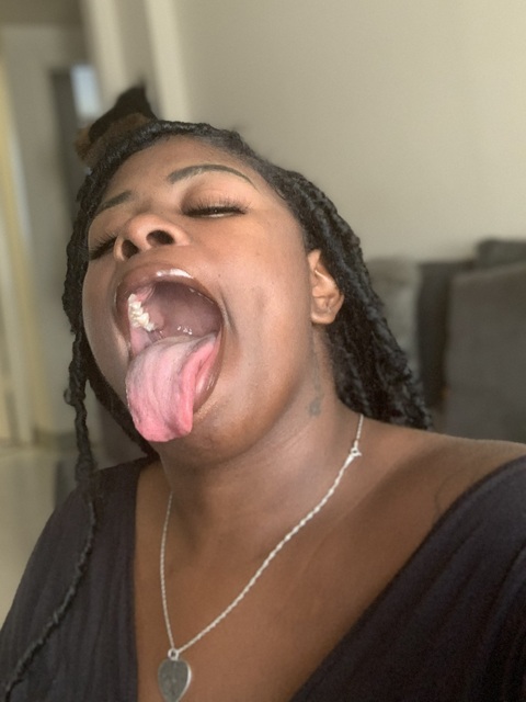 Thickchocolatebunni onlyfans